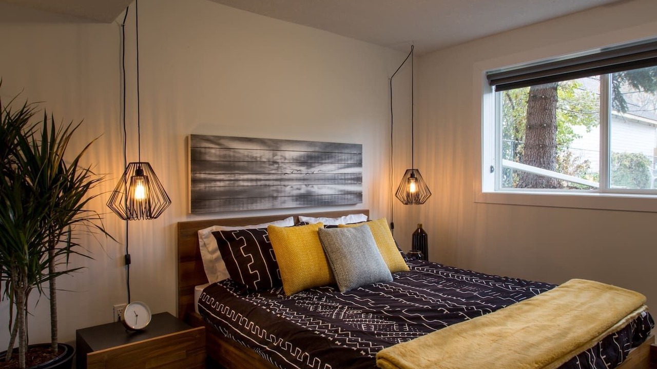 Photo of Bedroom in Whyte ave