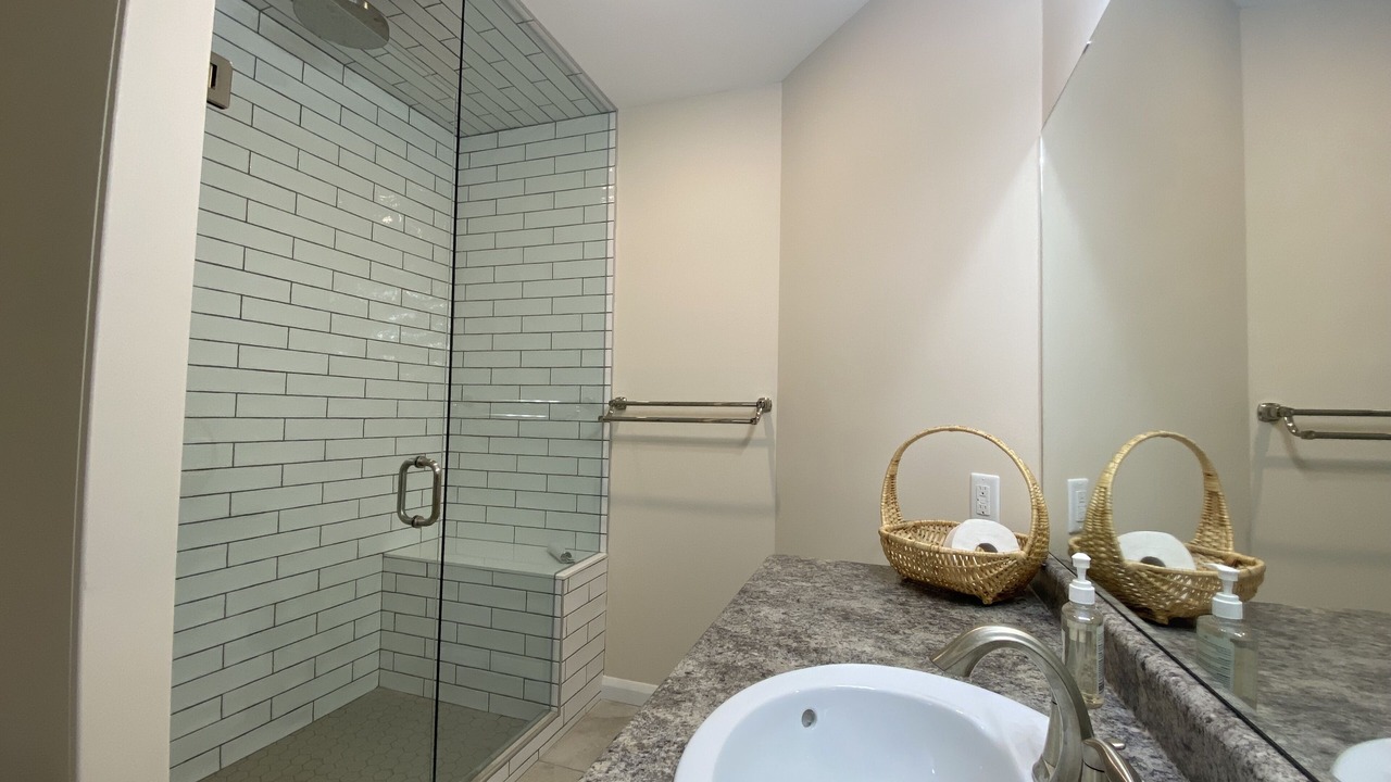 Photo of Bathroom in Mapleton