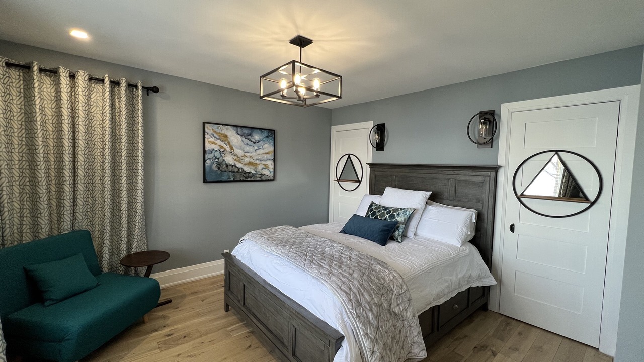 Photo of Bedroom in Loyalist