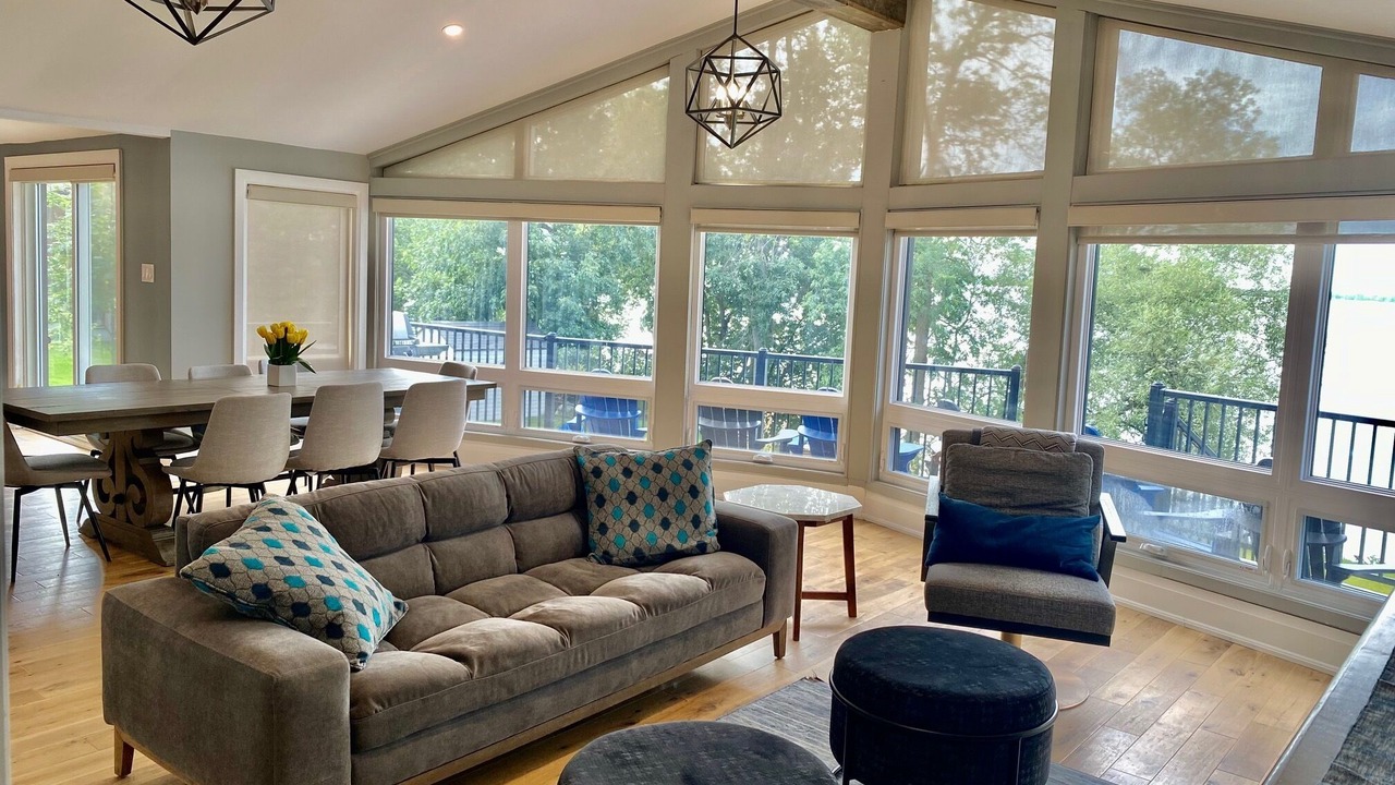 Photo of Livingroom in Loyalist