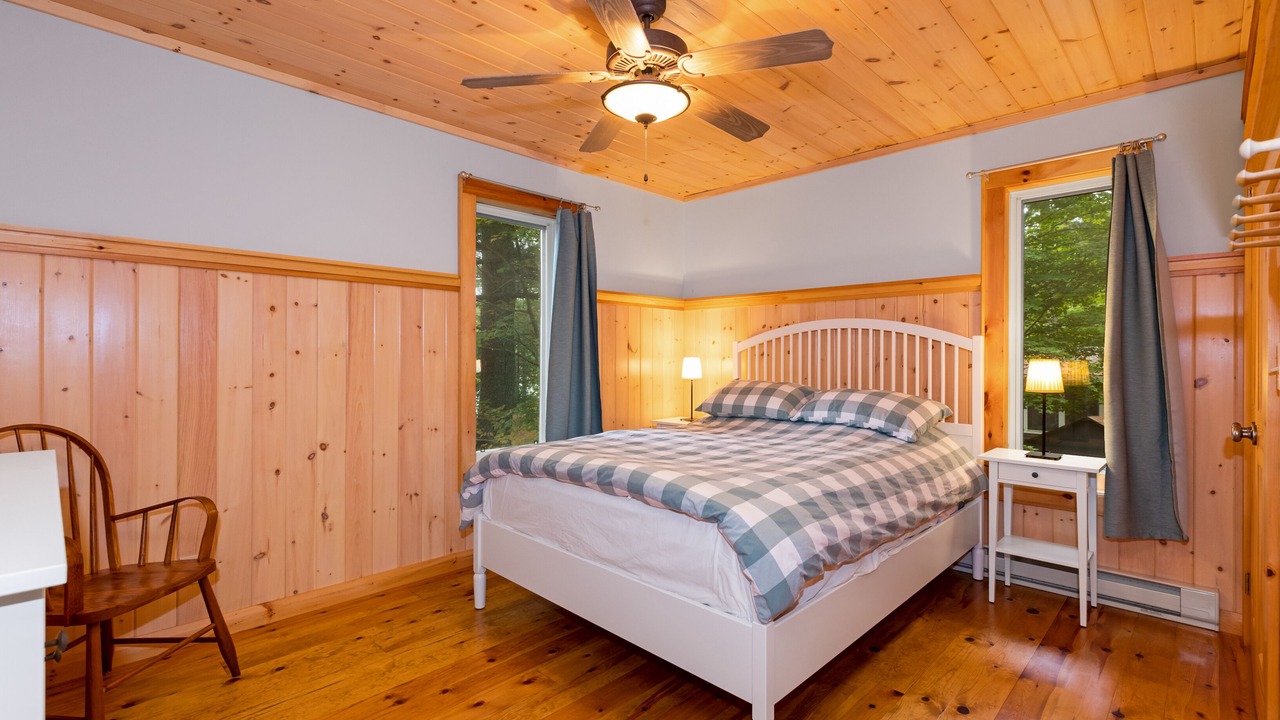Photo of Bedroom in Baysville