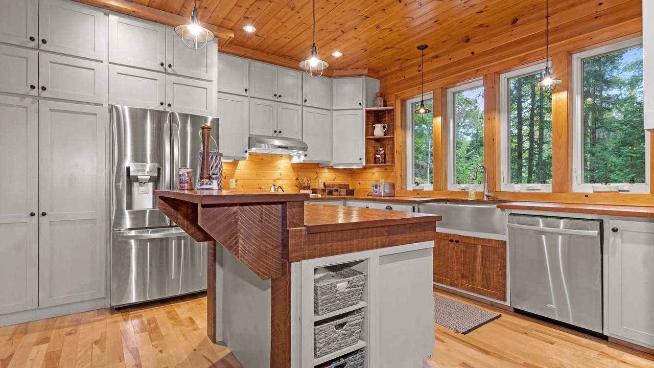 Photo of Kitchen in Baysville
