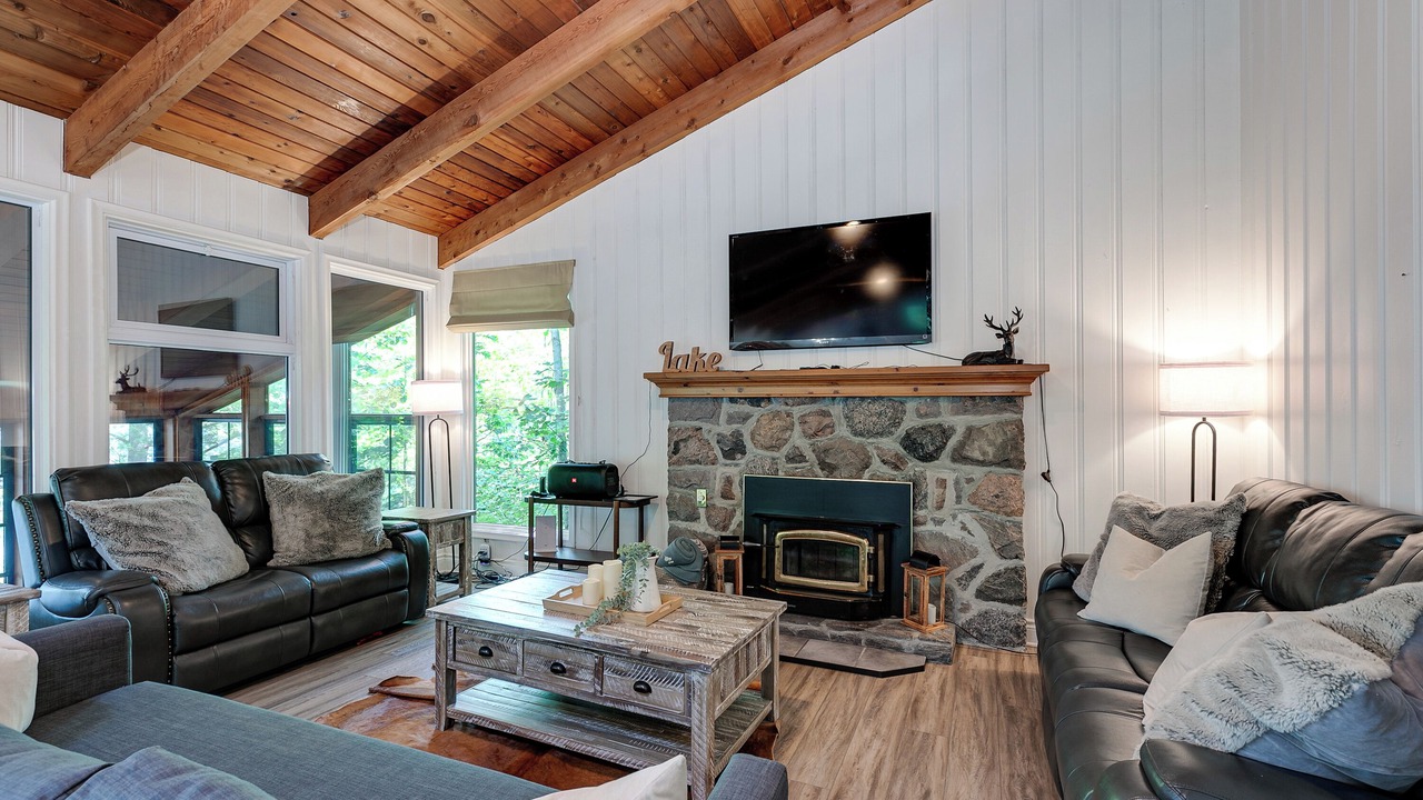 Photo of Livingroom in Georgian Bay