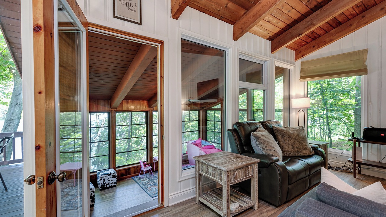 Photo of Livingroom in Georgian Bay