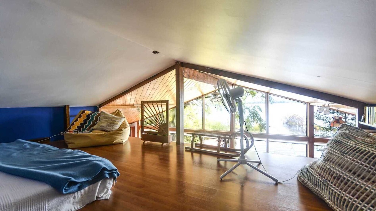 Photo of Bedroom in Victoria Harbour
