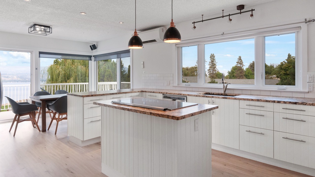 Photo of Kitchen in Okanagan-Similkameen