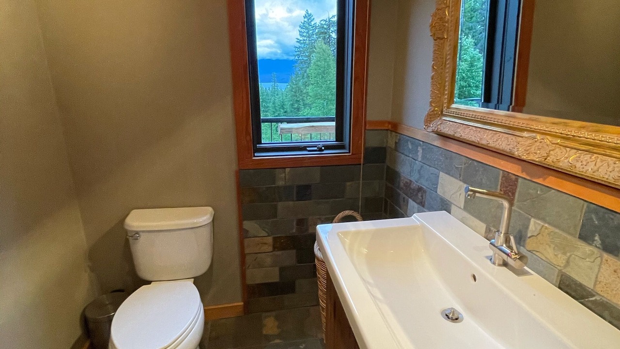 Photo of Bathroom in Proctor