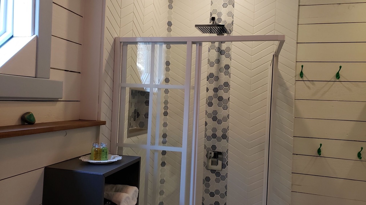 Photo of Bathroom in Okanagan-Similkameen