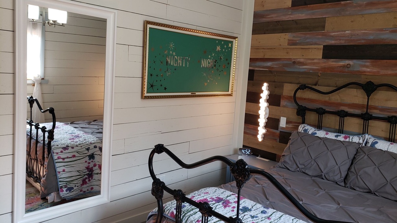 Photo of Bedroom in Okanagan-Similkameen