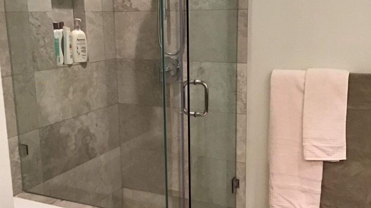 Photo of Bathroom in Central Lonsdale
