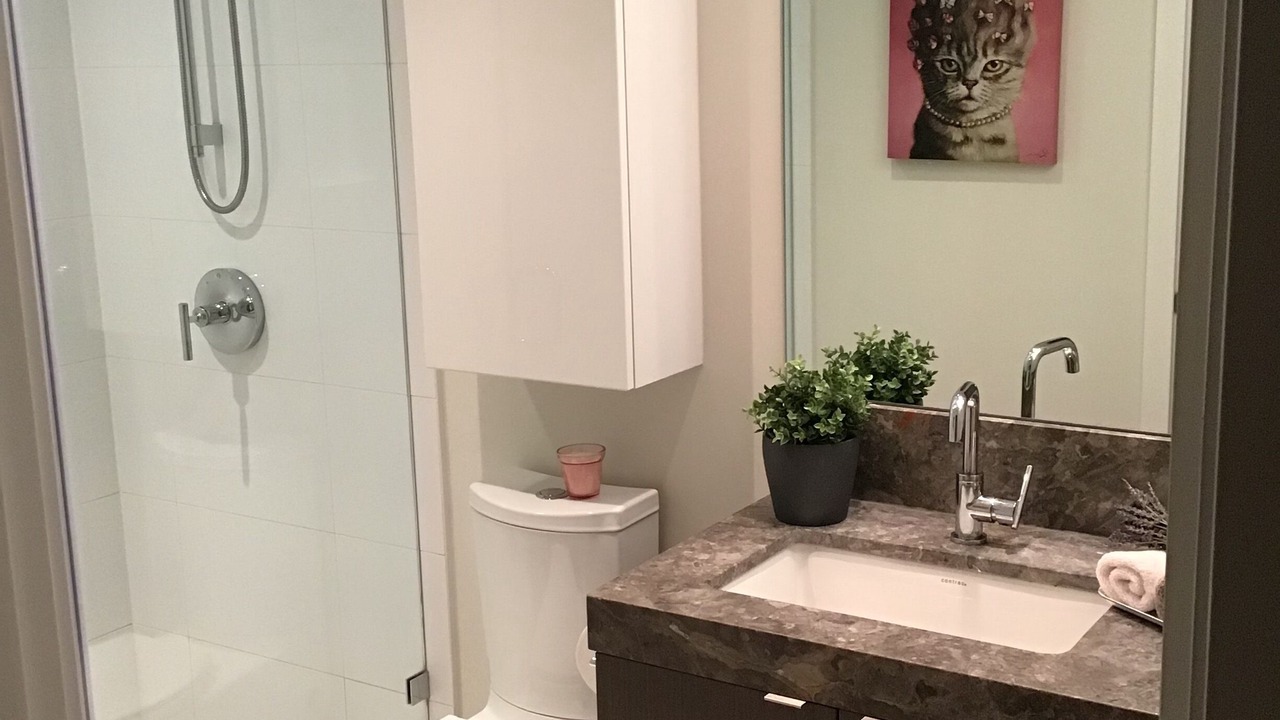 Photo of Bathroom in Central Lonsdale