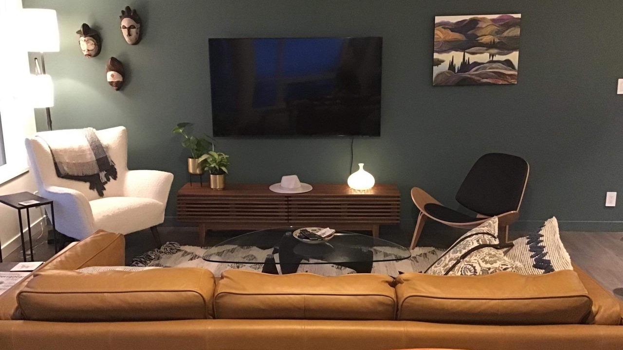 Photo of Livingroom in Central Lonsdale