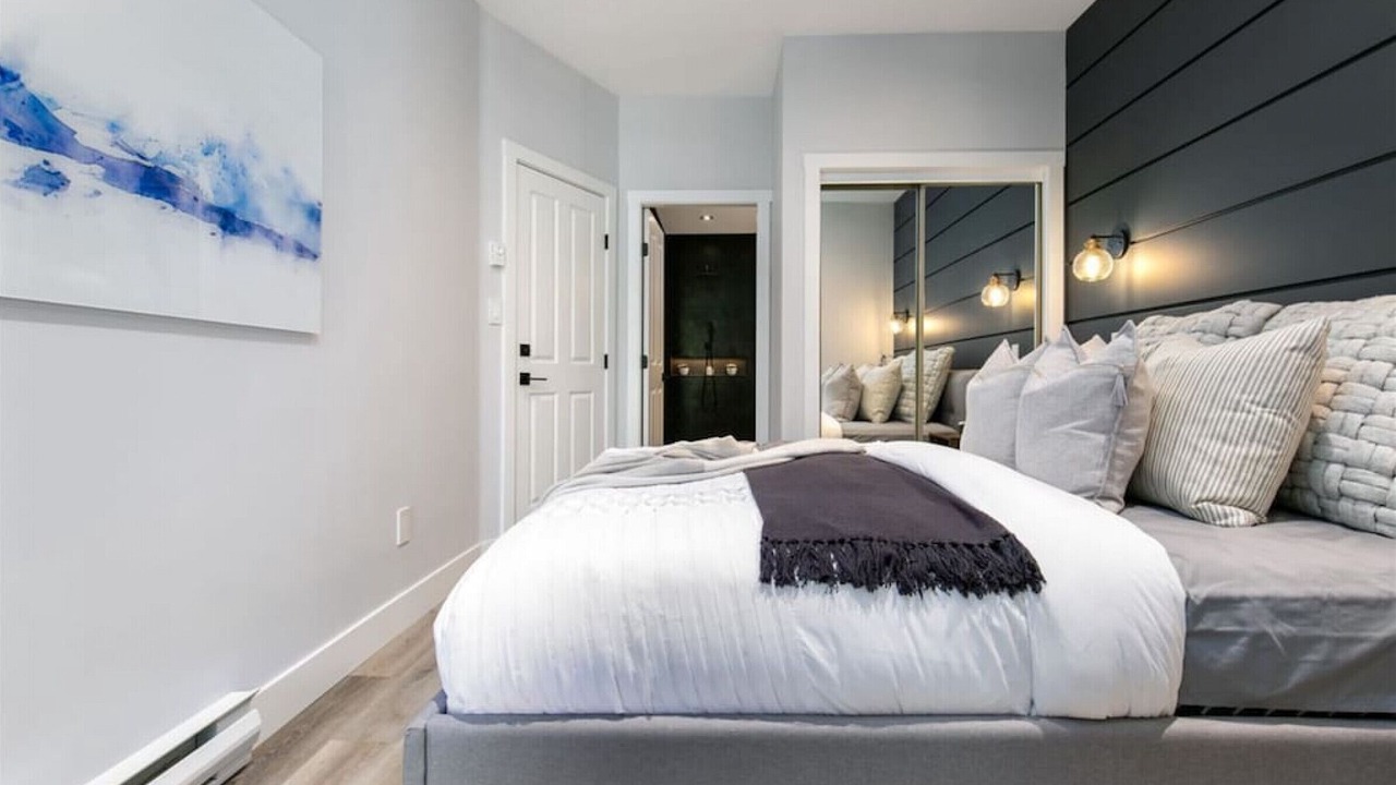 Photo of Bedroom in Whistler Cay Estates