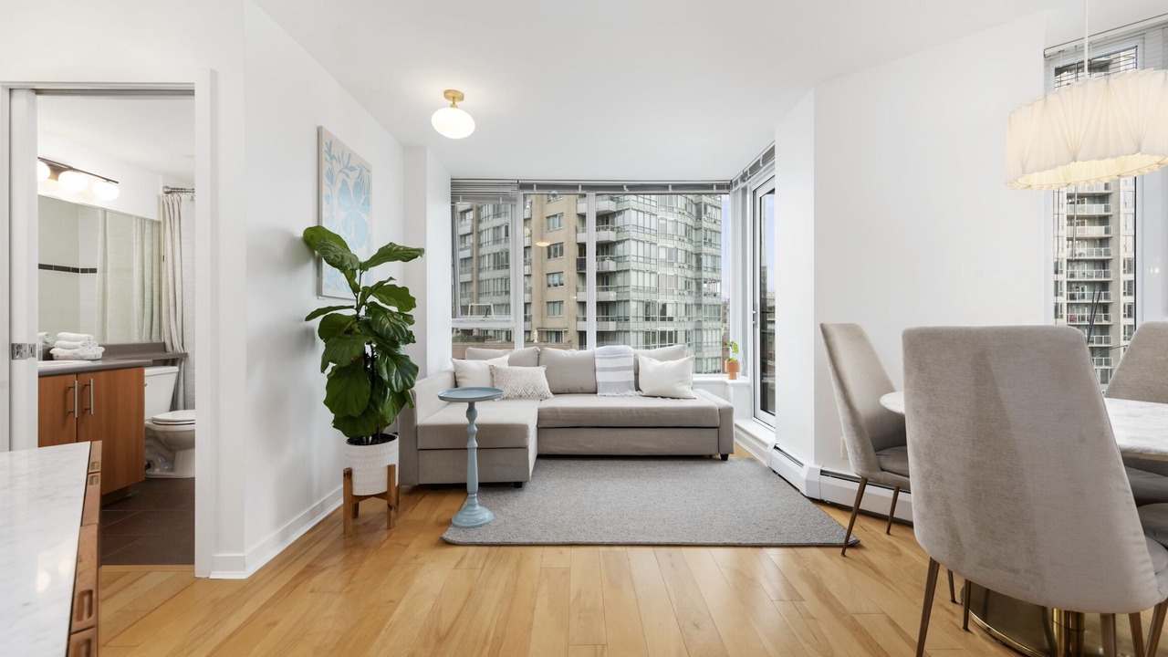 Photo of Livingroom in Gastown