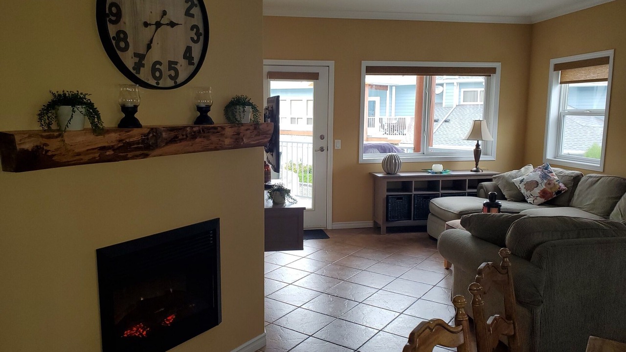 Photo of Livingroom in Sicamous