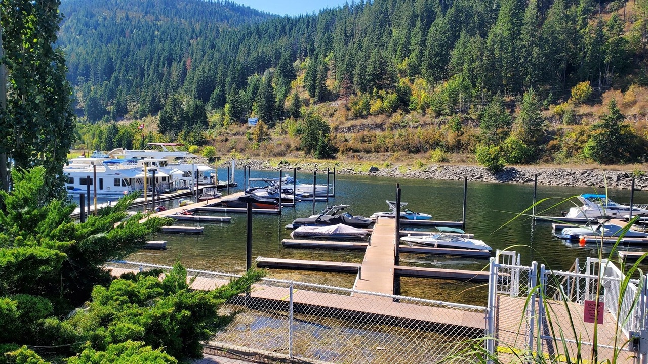 Photo of Others in Sicamous