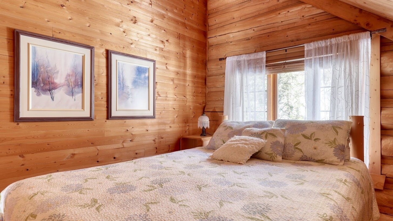 Photo of Bedroom in Mandeville