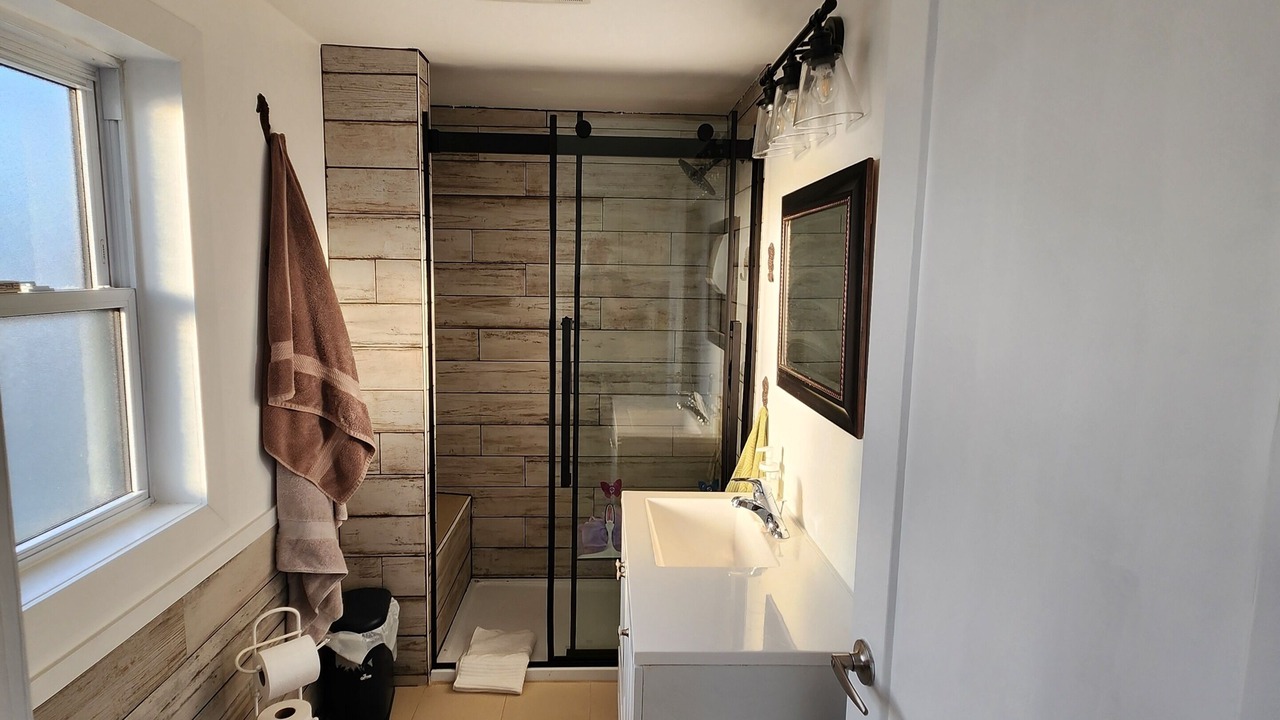 Photo of Bathroom in Amherstburg