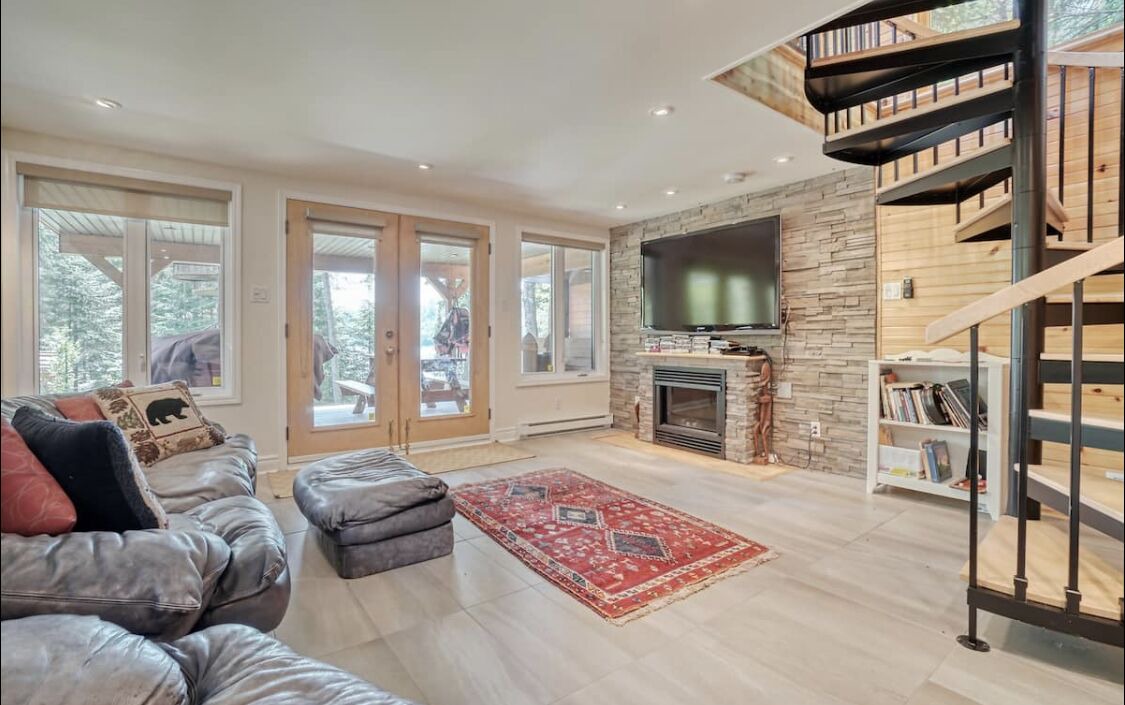 Photo of Livingroom in Val-des-Monts