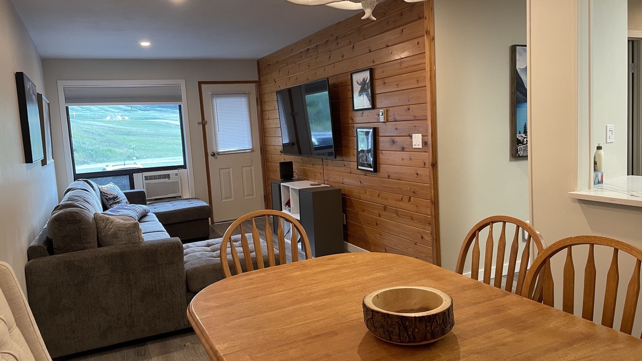 Photo of Livingroom in East Kootenay