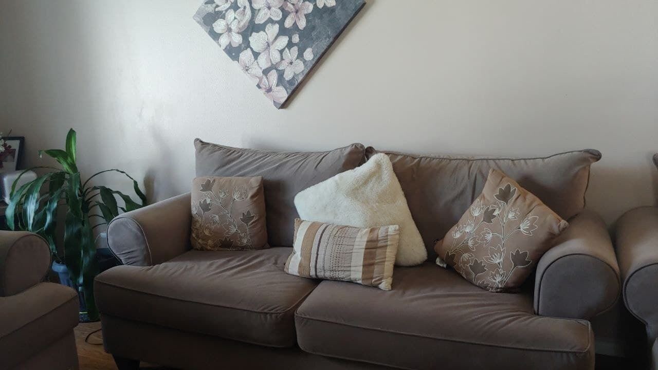 Photo of Livingroom in Southeast Edmonton