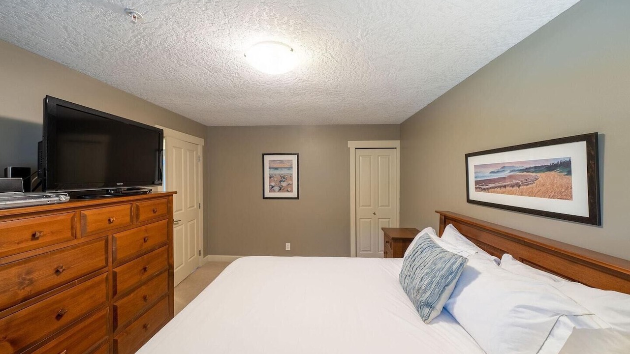 Photo of Bedroom in Sooke