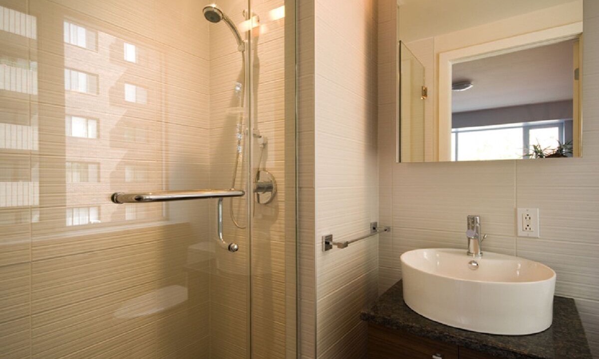 Photo of Bathroom in Cote-Des-Neiges—Notre-Dame-De-Grace
