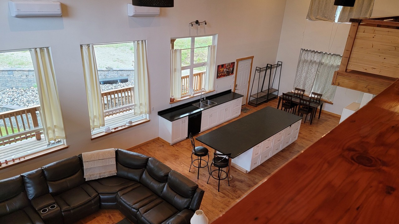 Photo of Livingroom in Christina Lake