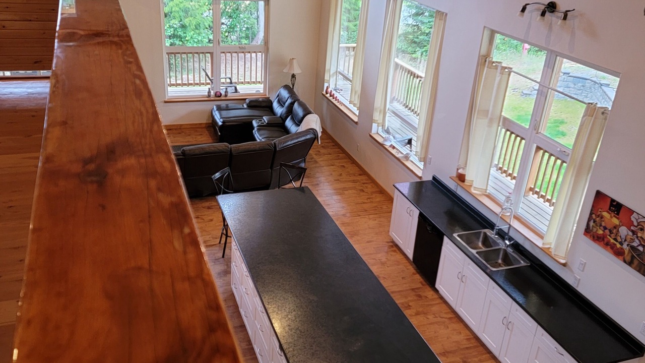 Photo of Livingroom in Christina Lake