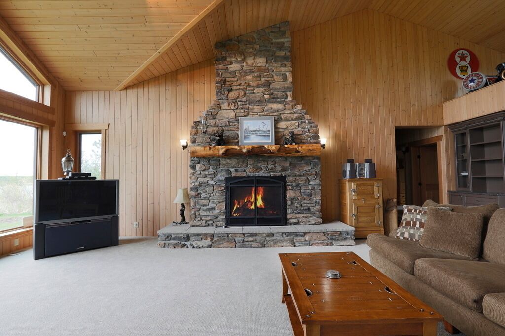 Photo of Livingroom in Falcon Lake