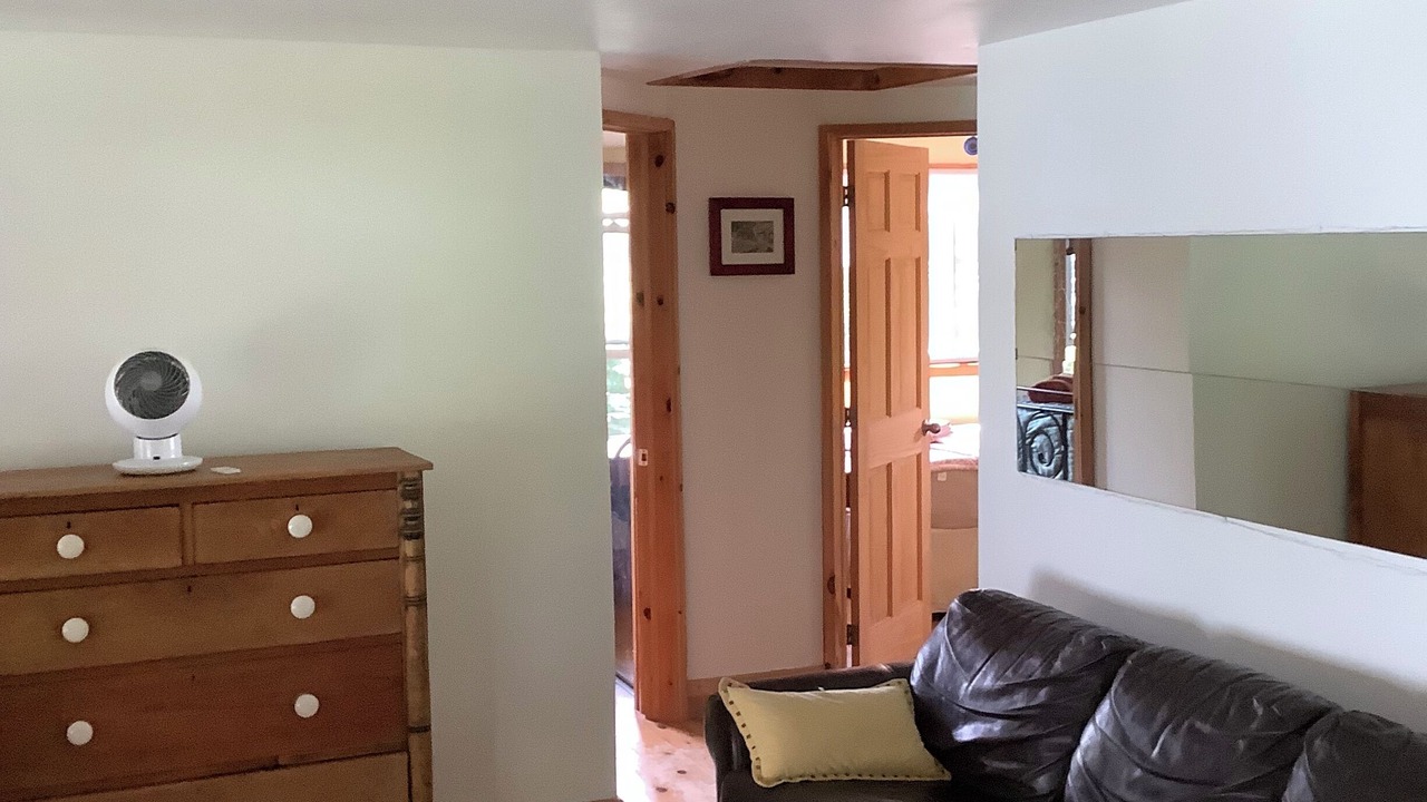 Photo of Livingroom in Howe Island