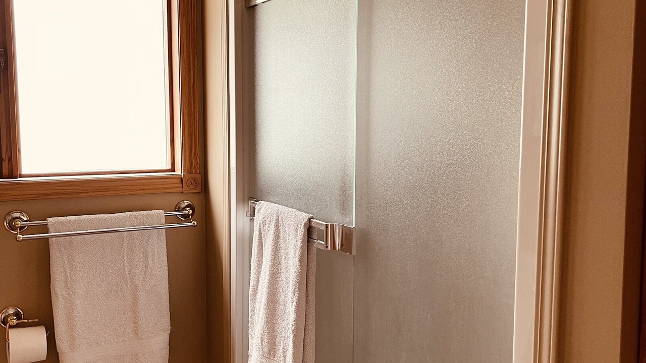 Photo of Bathroom in Sicamous