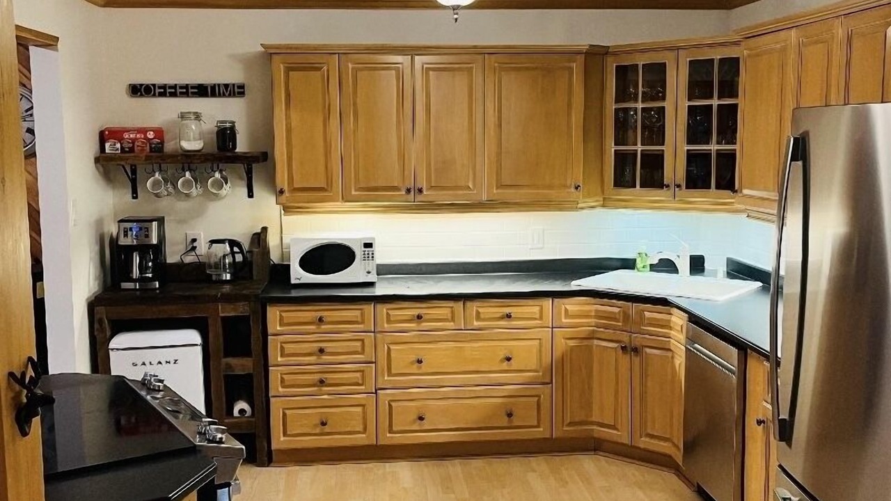 Photo of Kitchen in Dysart et al