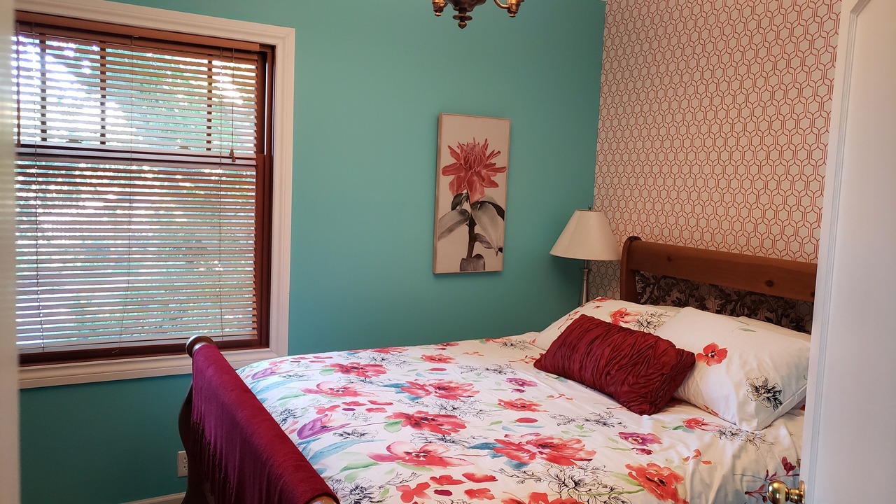 Photo of Bedroom in Cowichan Bay