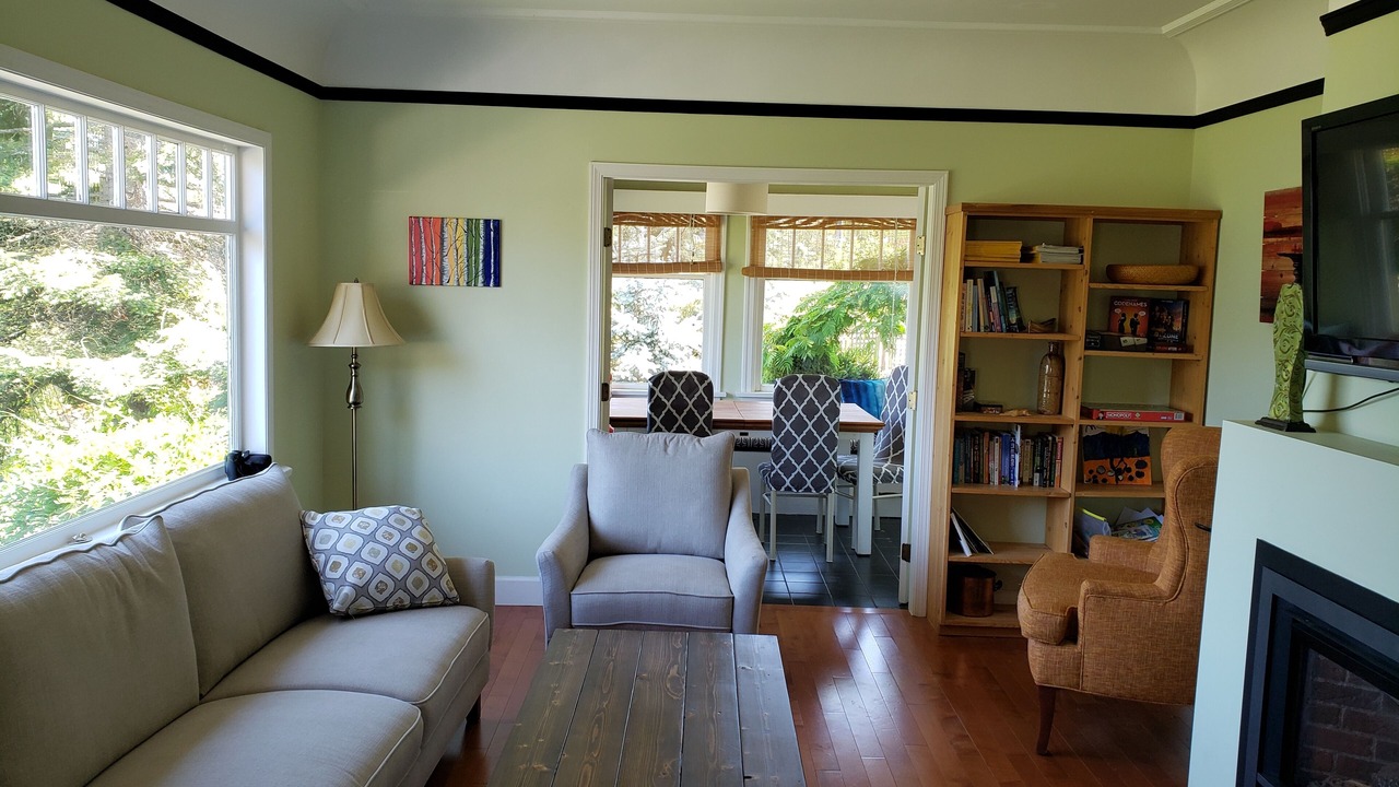 Photo of Livingroom in Cowichan Bay