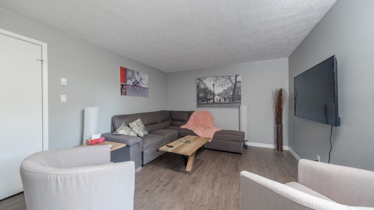 Photo of Livingroom in Kincardine