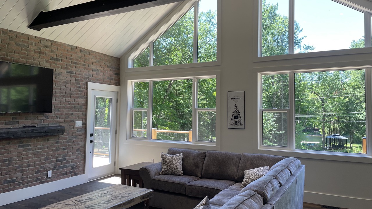 Photo of Livingroom in Bracebridge