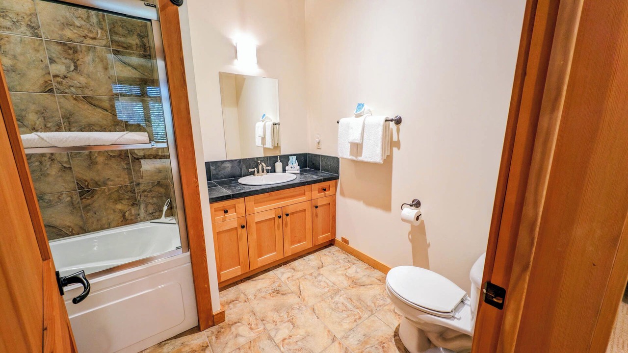 Photo of Bathroom in Golden