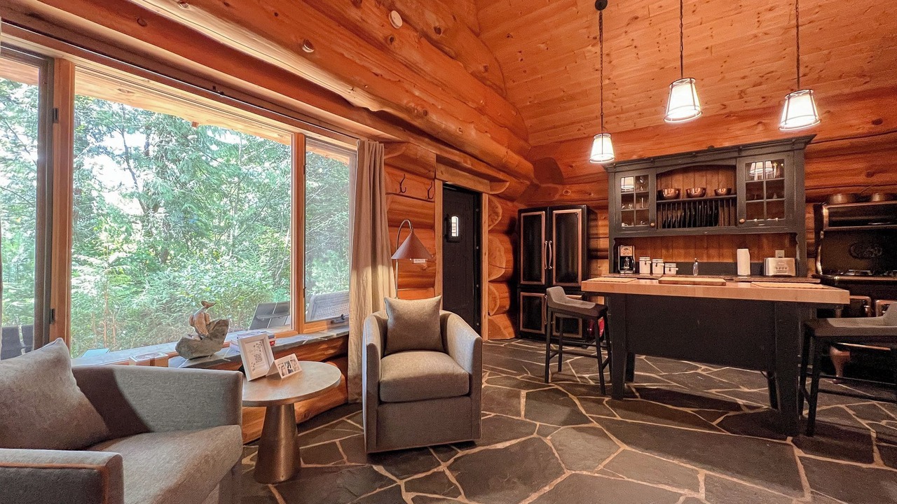 Photo of Livingroom in Ucluelet