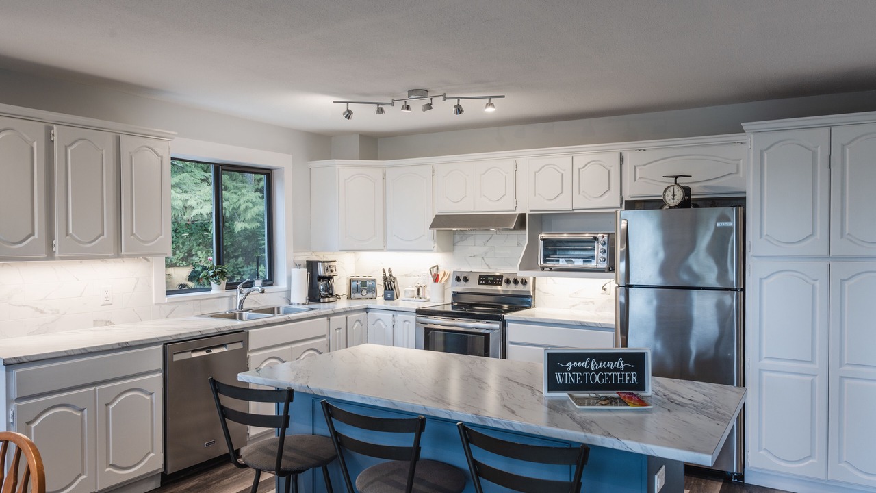 Photo of Kitchen in Garden Bay