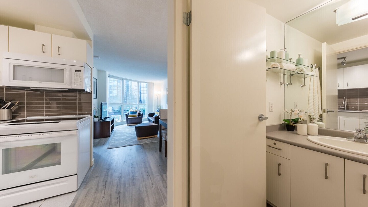 Photo of Kitchen in Coal Harbour