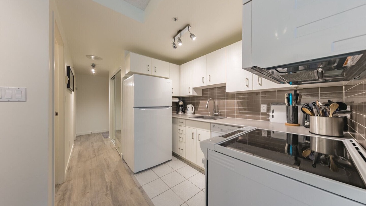 Photo of Kitchen in Coal Harbour