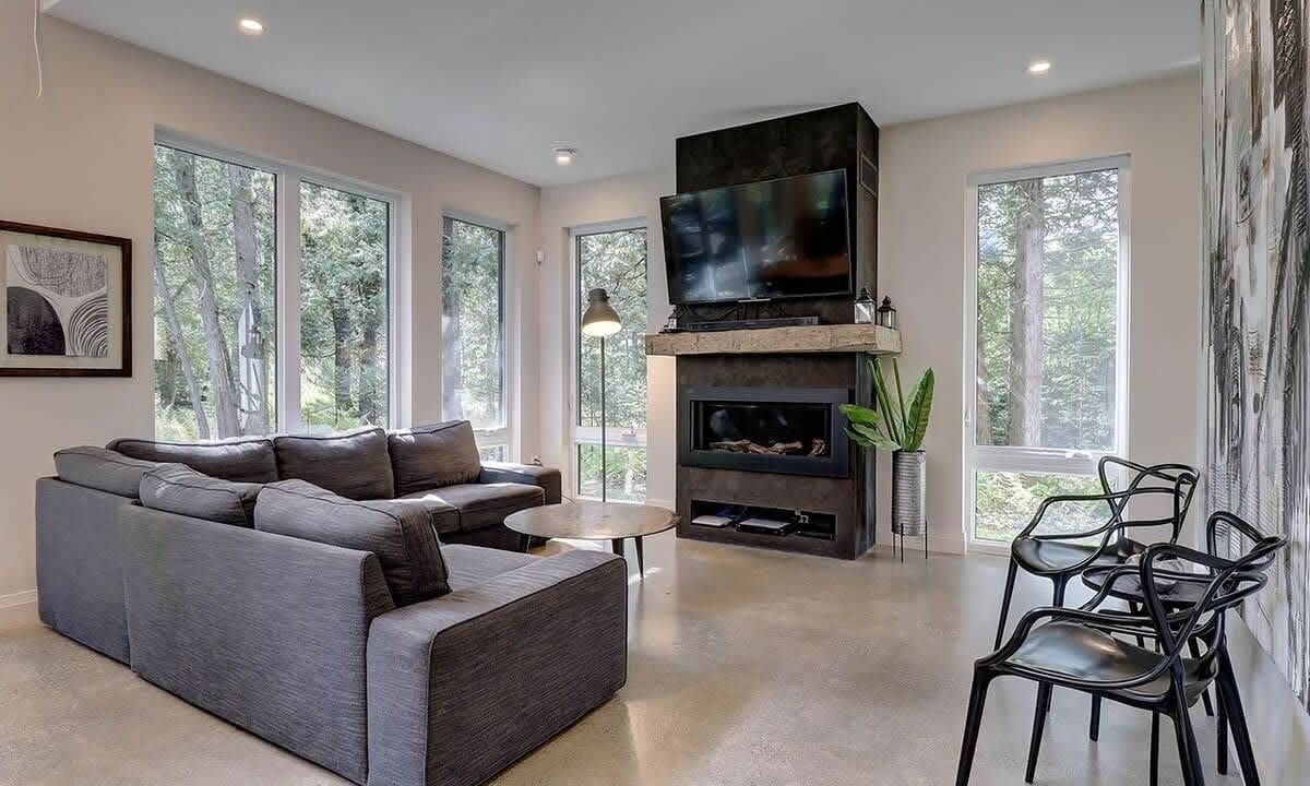 Photo of Livingroom in Stanstead Township