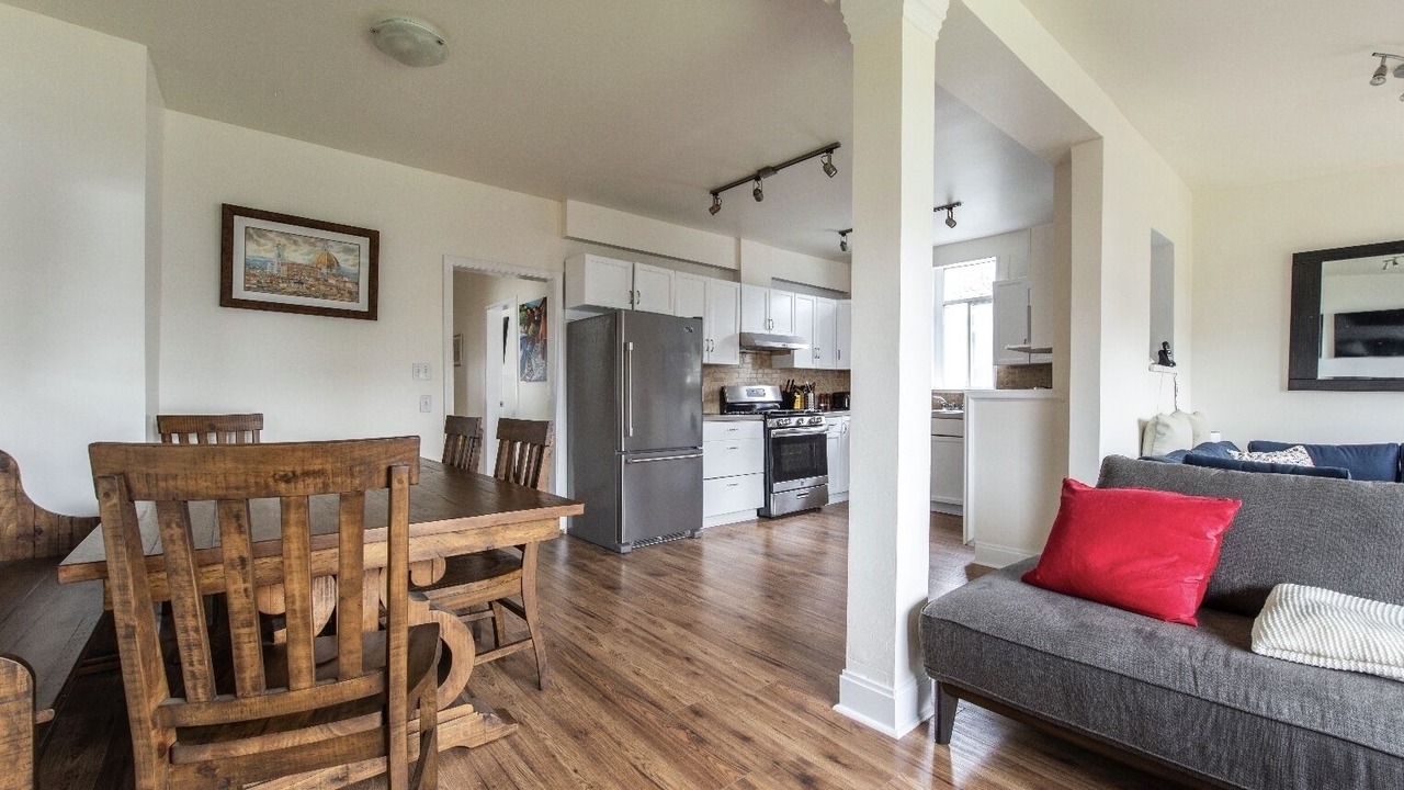 Photo of Livingroom in Kensington-Cedar Cottage