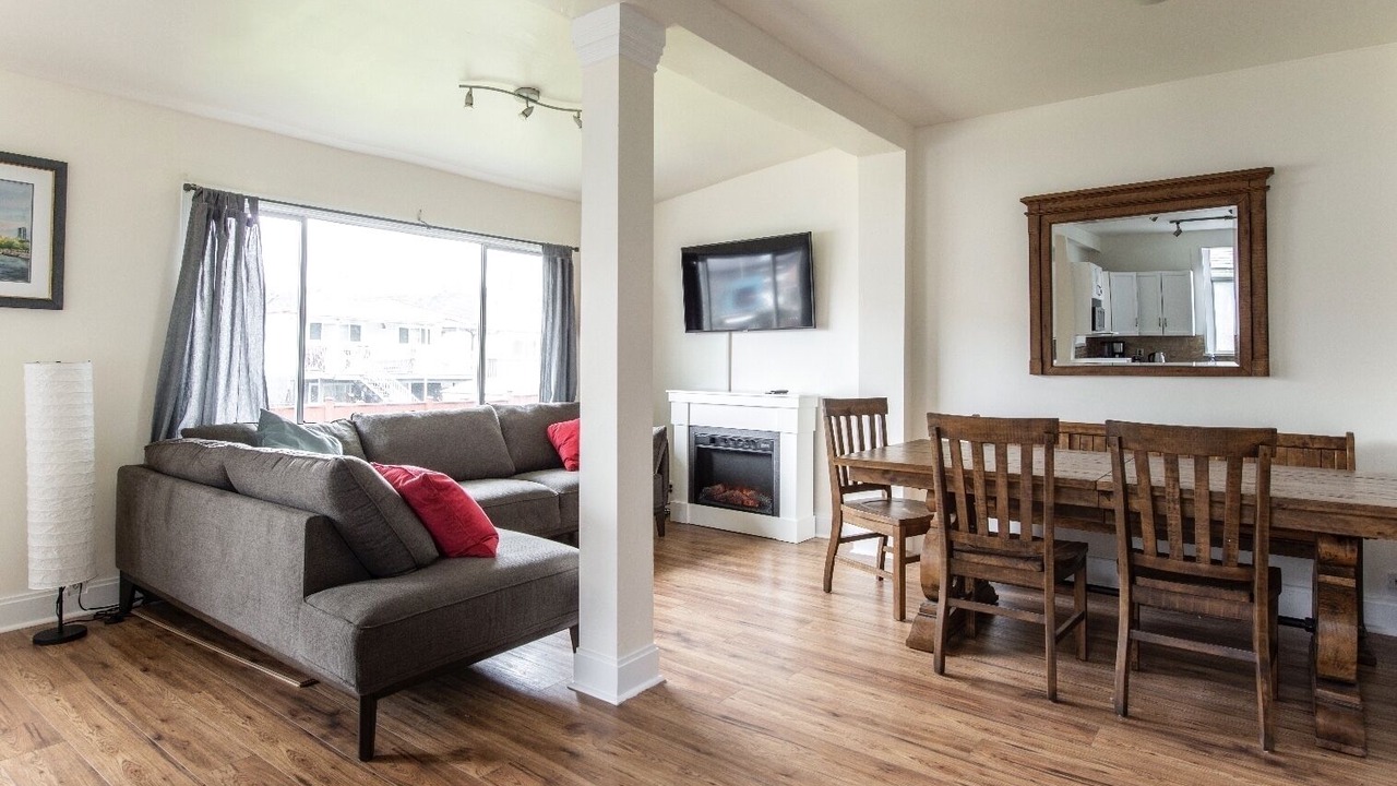 Photo of Livingroom in Kensington-Cedar Cottage