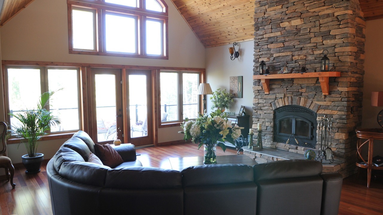 Photo of Livingroom in East Kootenay