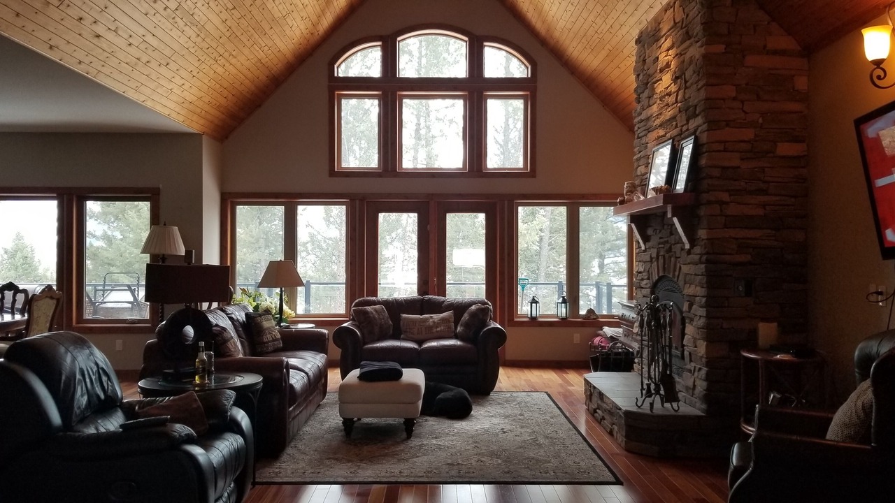 Photo of Livingroom in East Kootenay