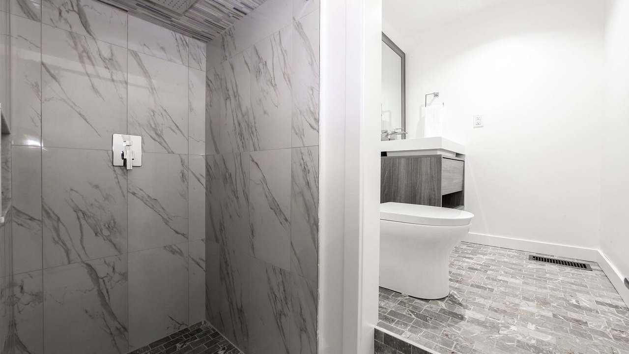 Photo of Bathroom in Oakwood Village