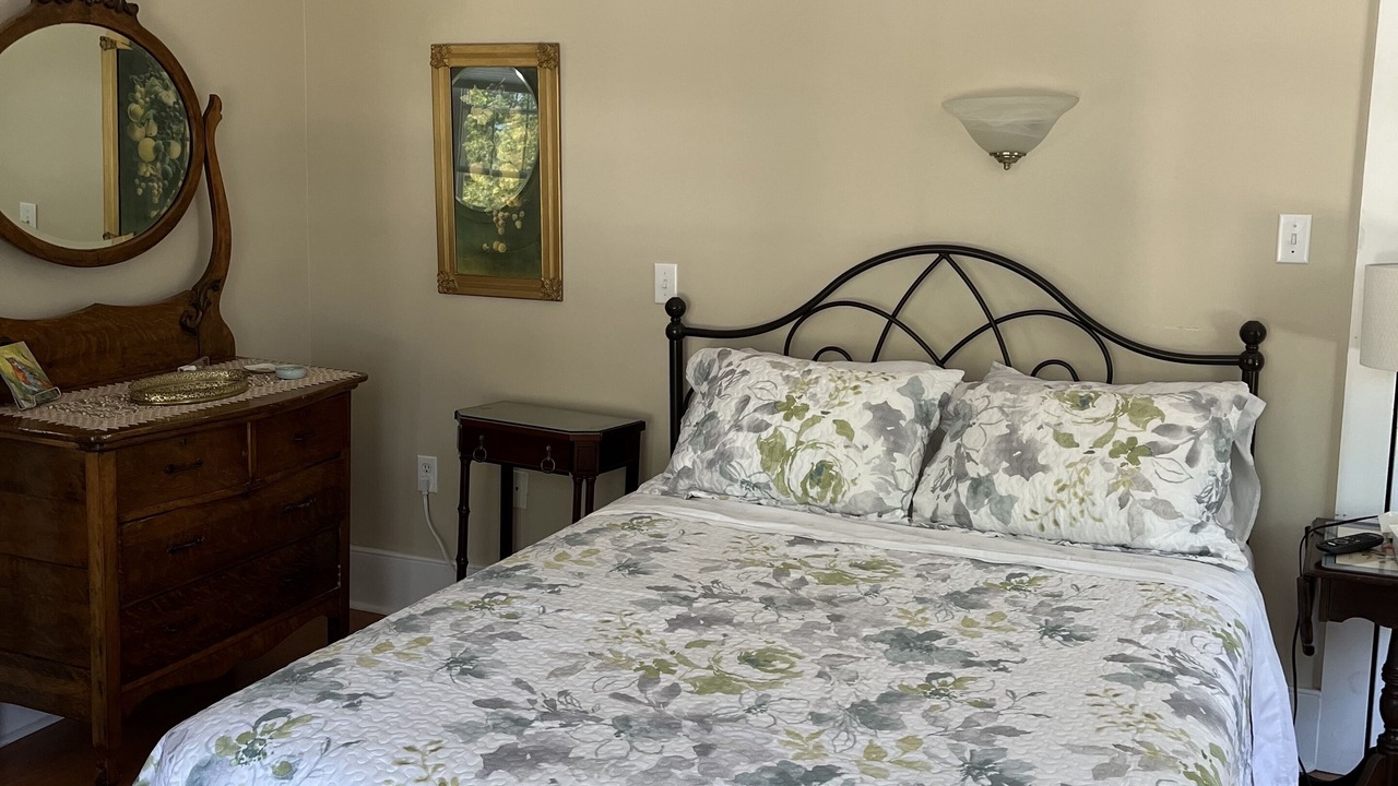 Photo of Bedroom in Shelburne