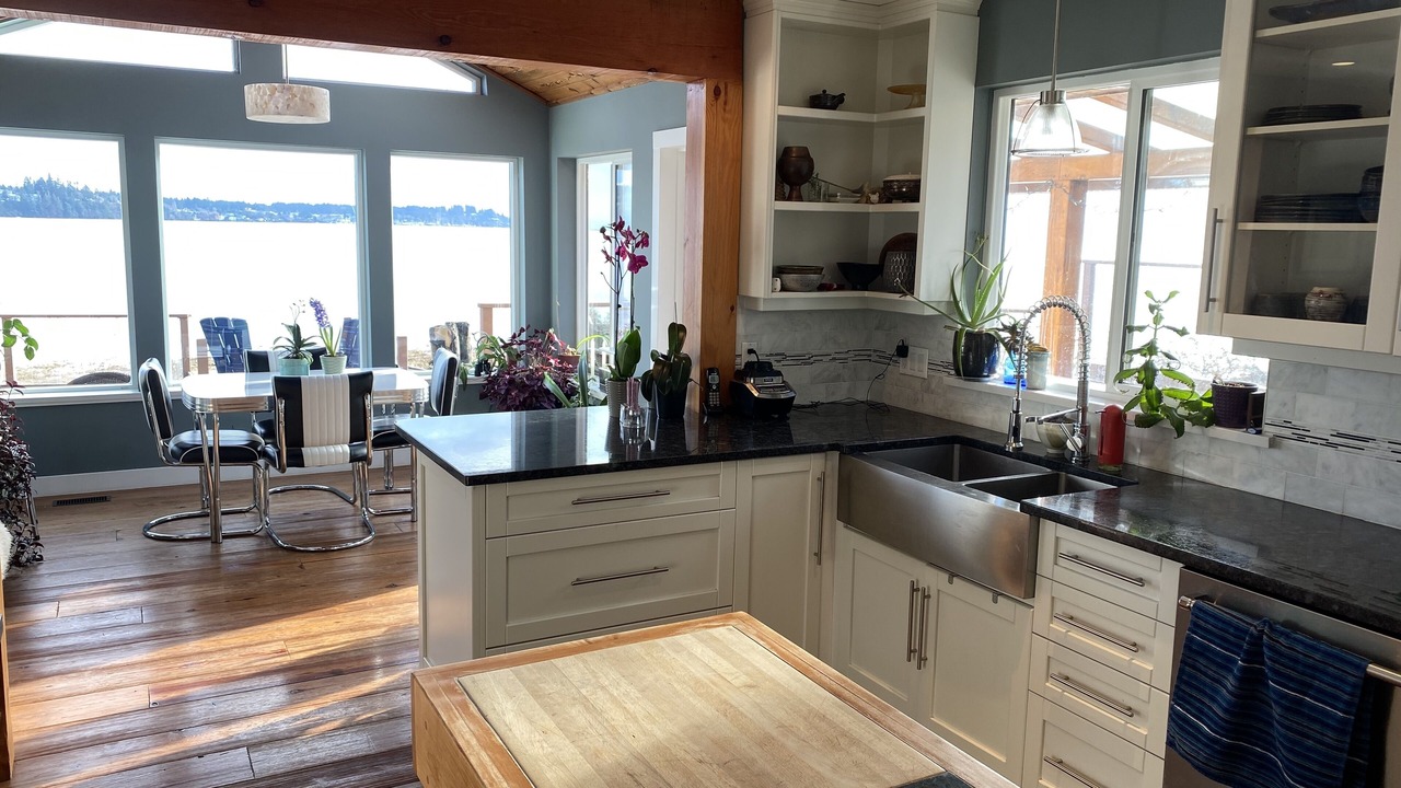 Photo of Kitchen in Courtenay